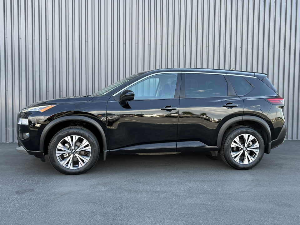 2022 Nissan Rogue SV 40