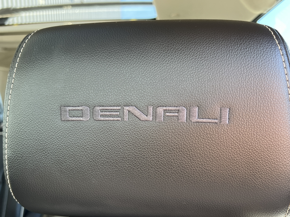 2019 GMC Acadia Denali 16