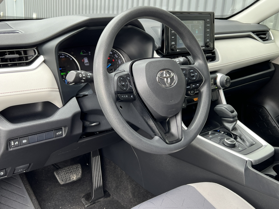 2021 Toyota RAV4 Hybrid XLE 18