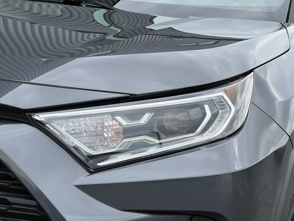 2021 Toyota RAV4 Hybrid XLE 39