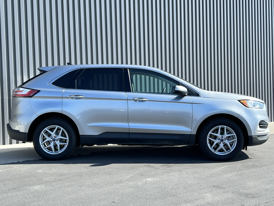 2022 Ford Edge SEL 42