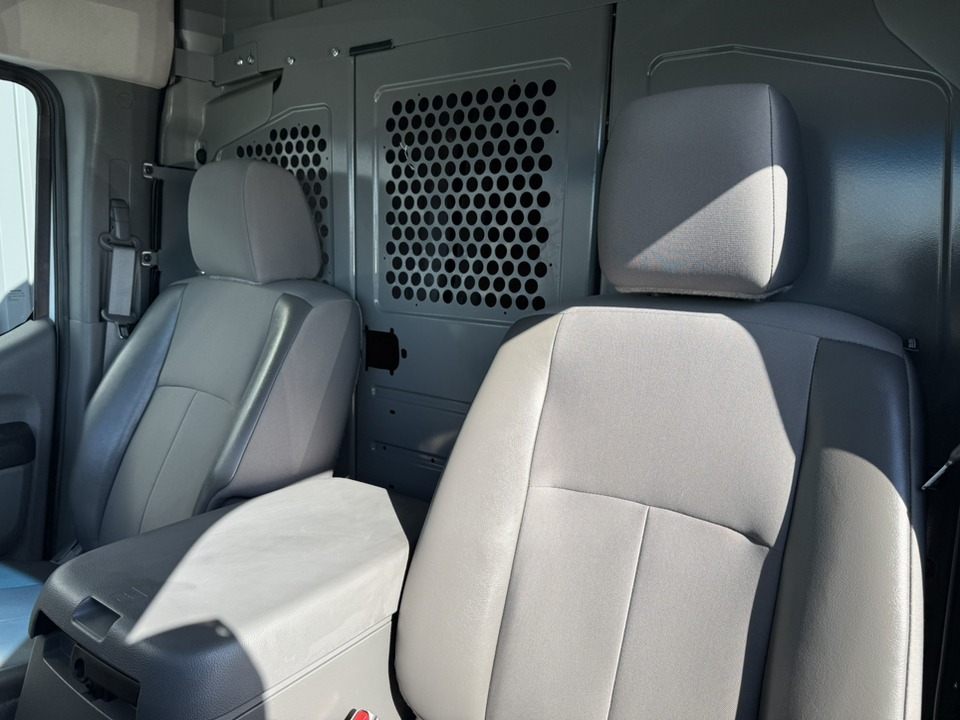 2021 Nissan NV2500HD SV High Roof  3