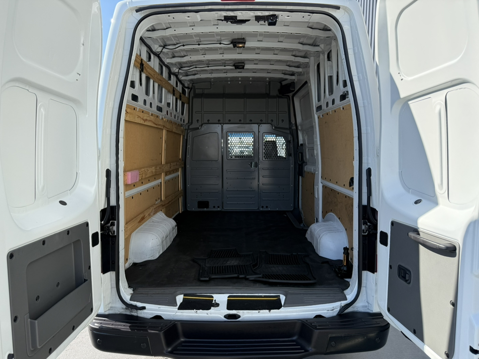 2021 Nissan NV2500HD SV High Roof  22