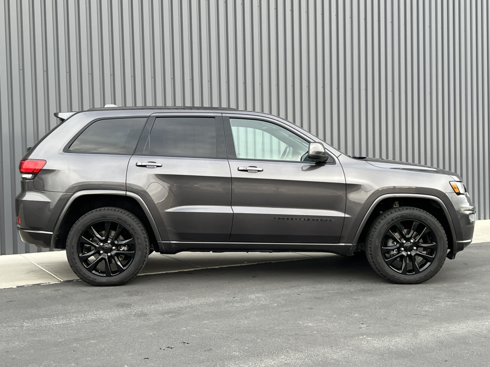 2020 Jeep Grand Cherokee Altitude 44