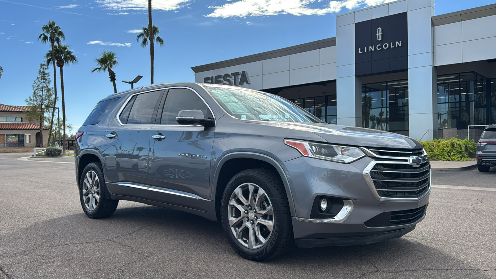 2019 Chevrolet Traverse Premier 2