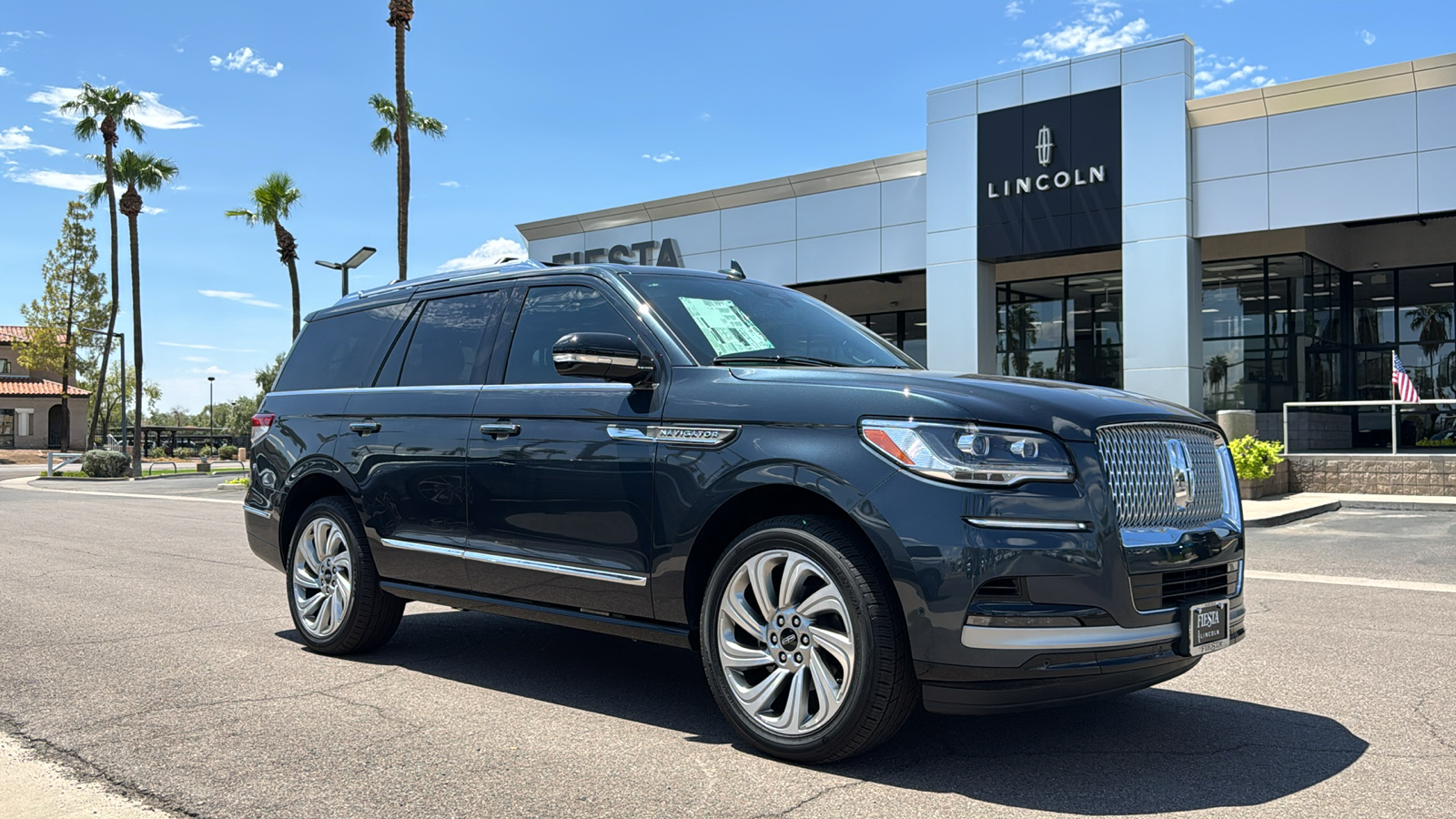 2024 Lincoln Navigator Premiere 2