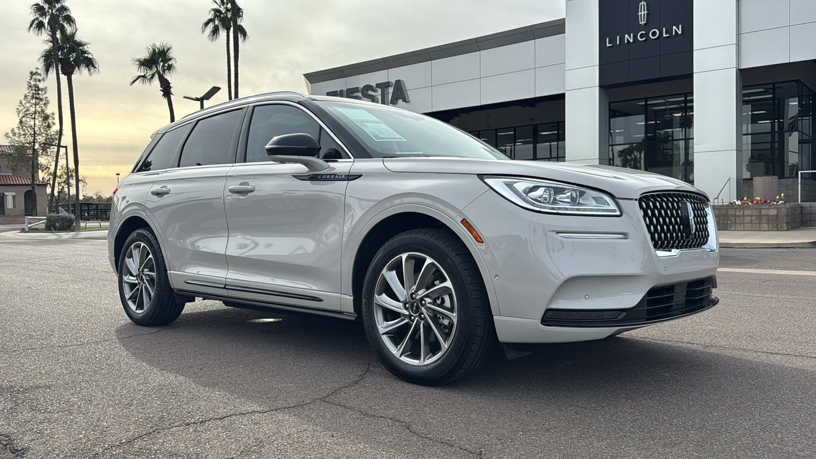 2022 Lincoln Corsair Grand Touring 1