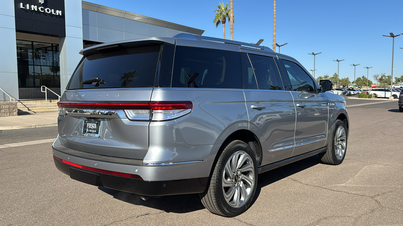 2024 Lincoln Navigator Premiere 30