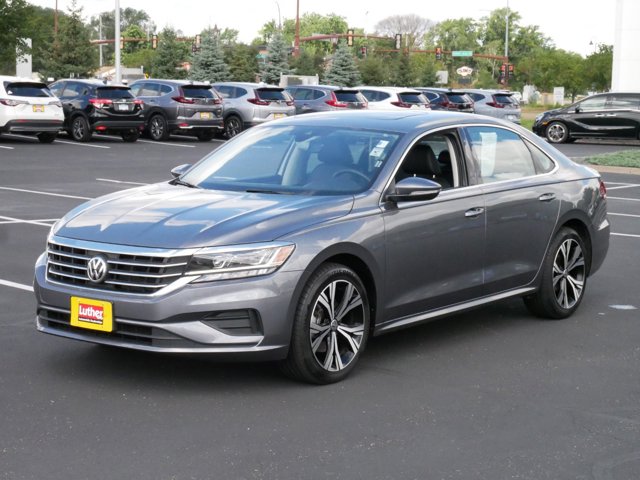 2021 Volkswagen Passat 2.0T SE 3