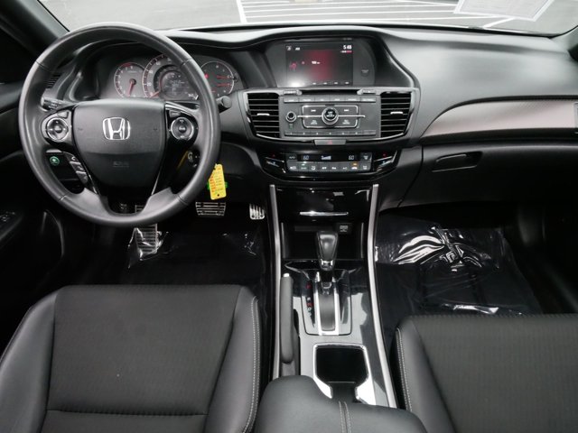 2016 Honda Accord Sedan Sport 10