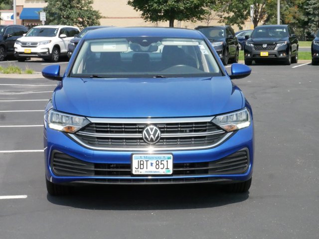 2022 Volkswagen Jetta SE 2