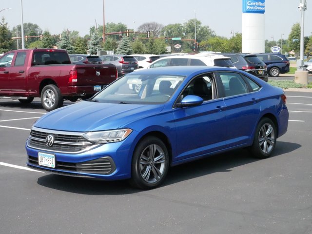 2022 Volkswagen Jetta SE 3