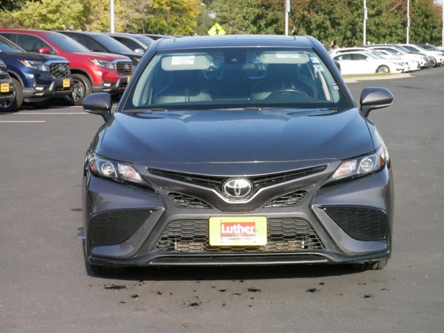 2021 Toyota Camry SE 2