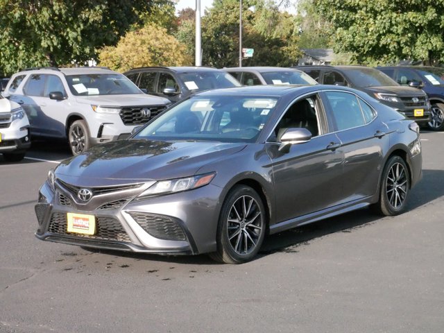 2021 Toyota Camry SE 3