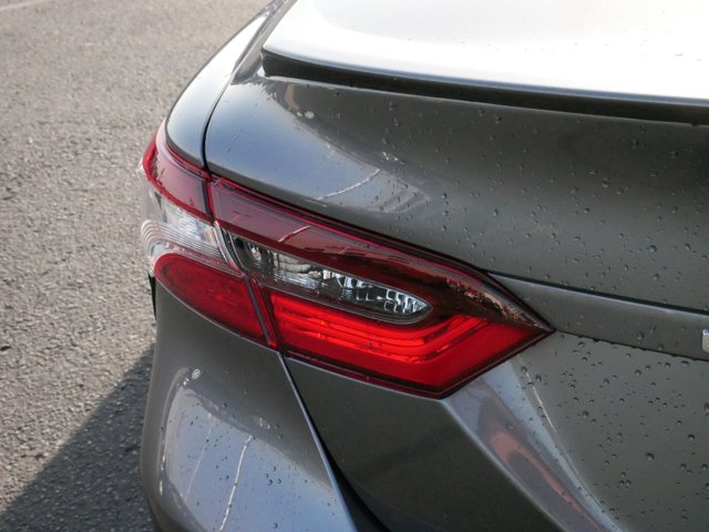 2021 Toyota Camry SE 17