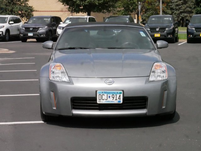 2004 Nissan 350Z Touring 2