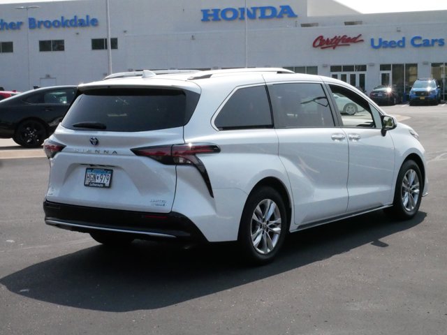 2022 Toyota Sienna Limited 7