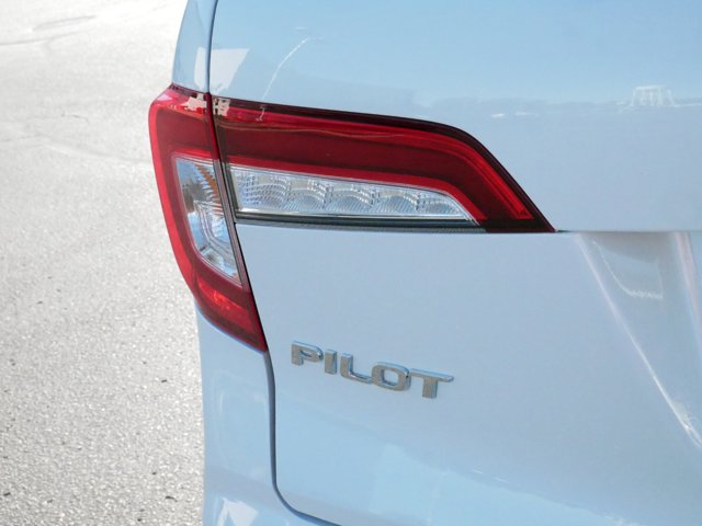 2022 Honda Pilot Touring 7-Passenger 17