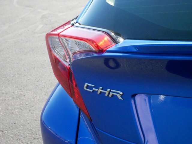 2019 Toyota C-HR XLE 17