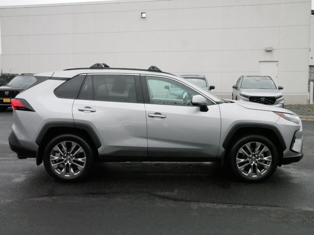 2024 Toyota RAV4 XLE Premium 8