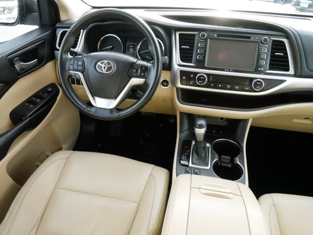 2015 Toyota Highlander XLE 9