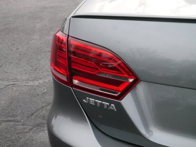 2014 Volkswagen Jetta Sedan SE HYBRID 17