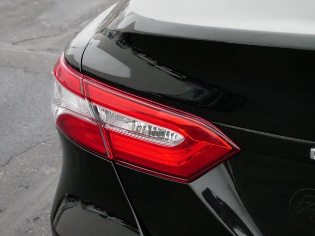 2018 Toyota Camry LE 17