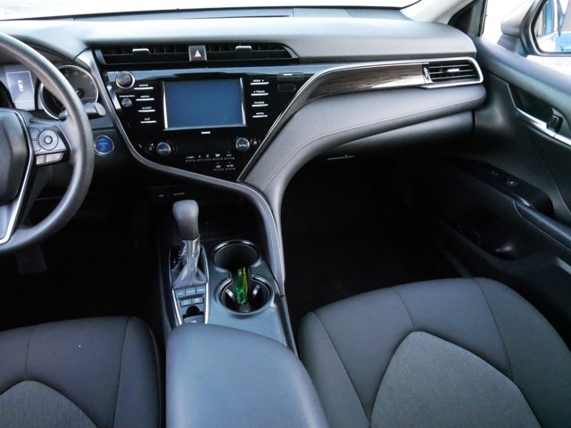 2020 Toyota Camry Hybrid LE 11