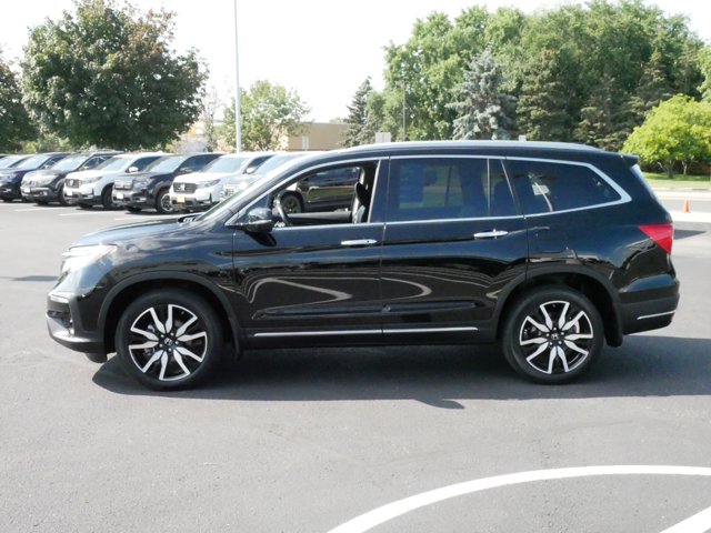 2022 Honda Pilot Touring 7-Passenger 4