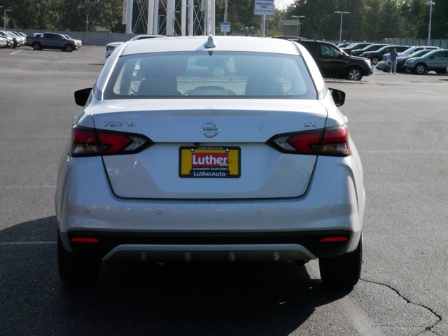 2021 Nissan Versa SV 6