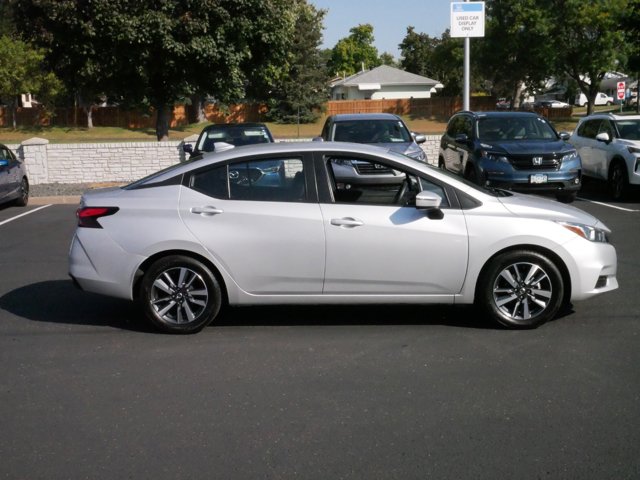 2021 Nissan Versa SV 8