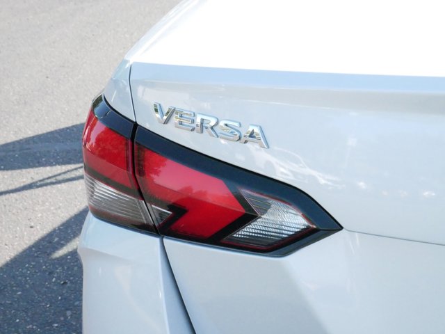 2021 Nissan Versa SV 17