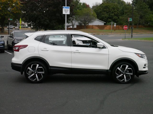 2022 Nissan Rogue Sport SL 8