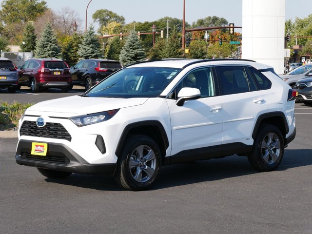 2022 Toyota RAV4 Hybrid LE 3