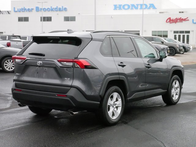 2021 Toyota RAV4 XLE 7