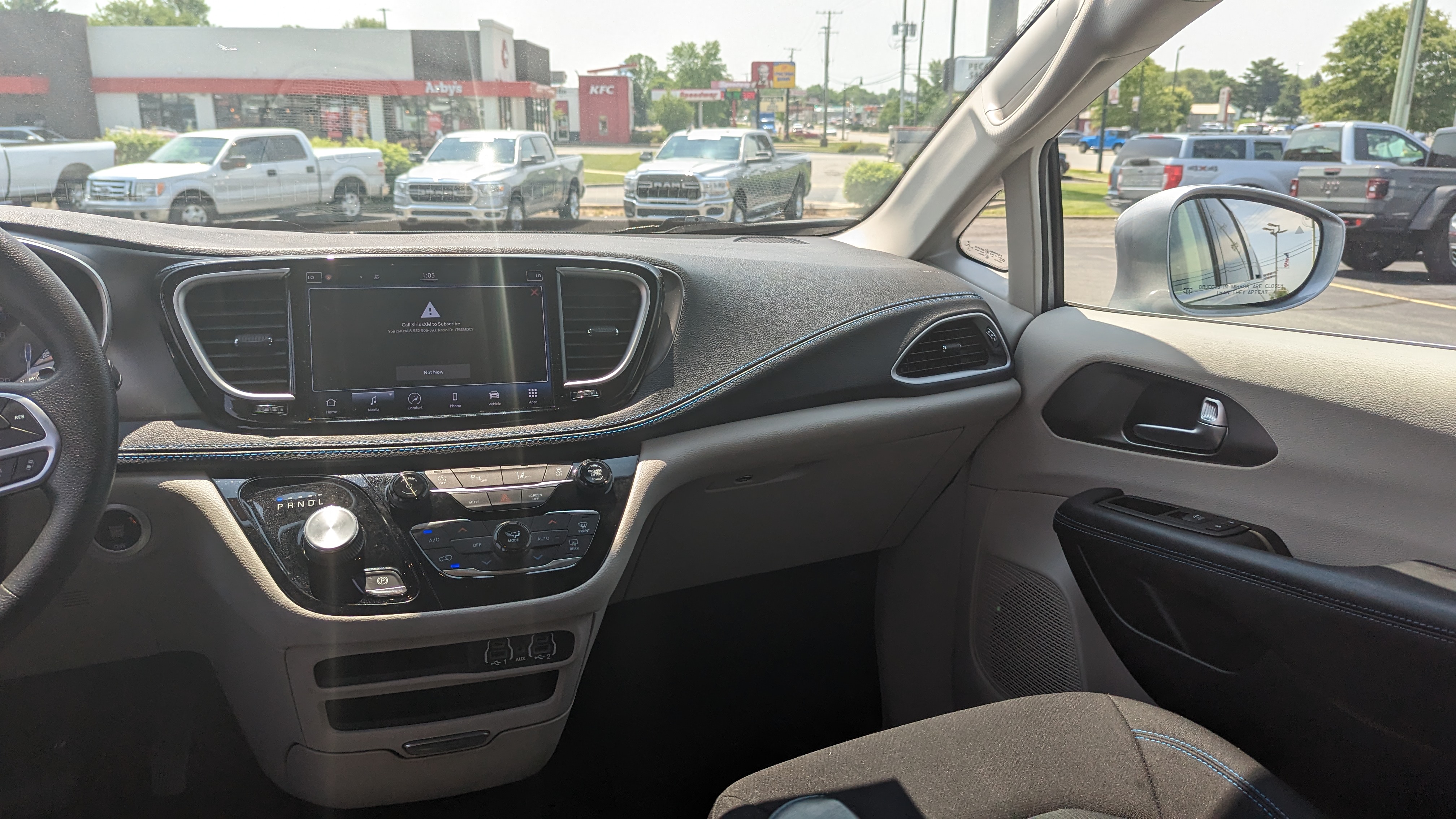 2021 Chrysler Pacifica Touring 24