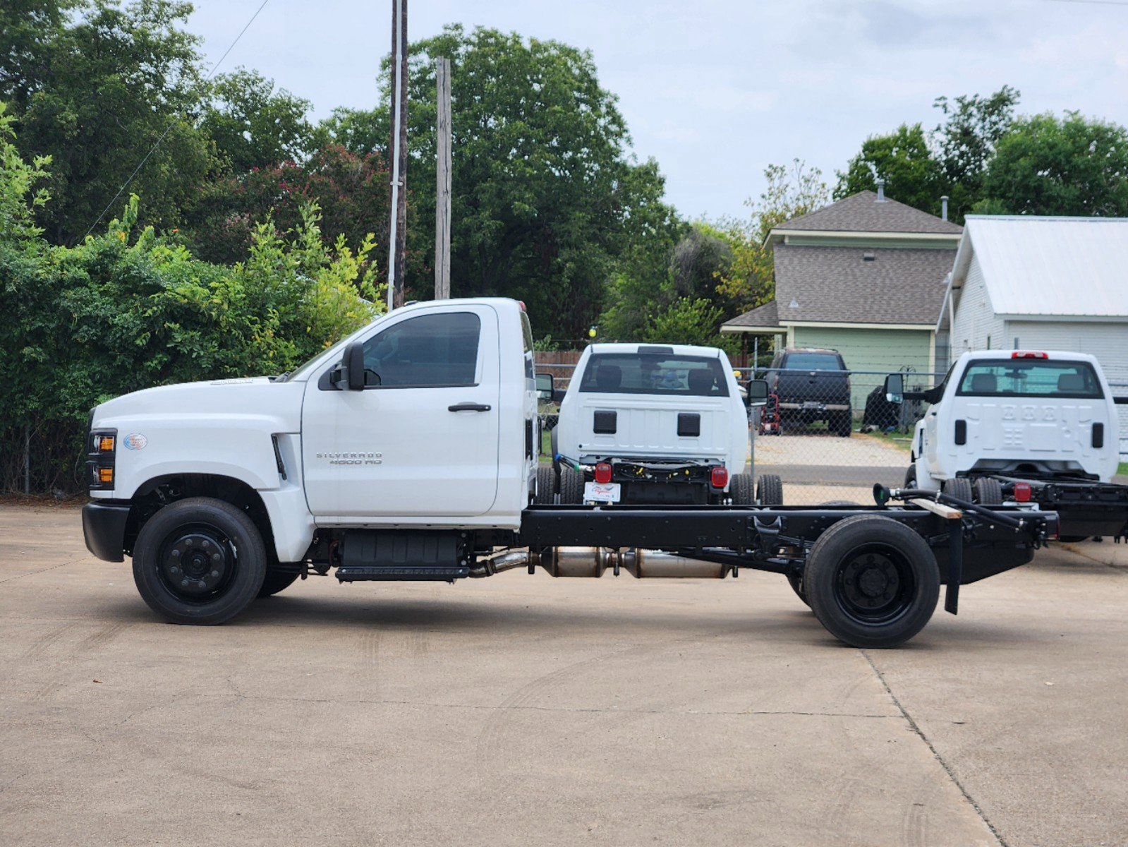 2024 Chevrolet Silverado 4500HD Work Truck 3