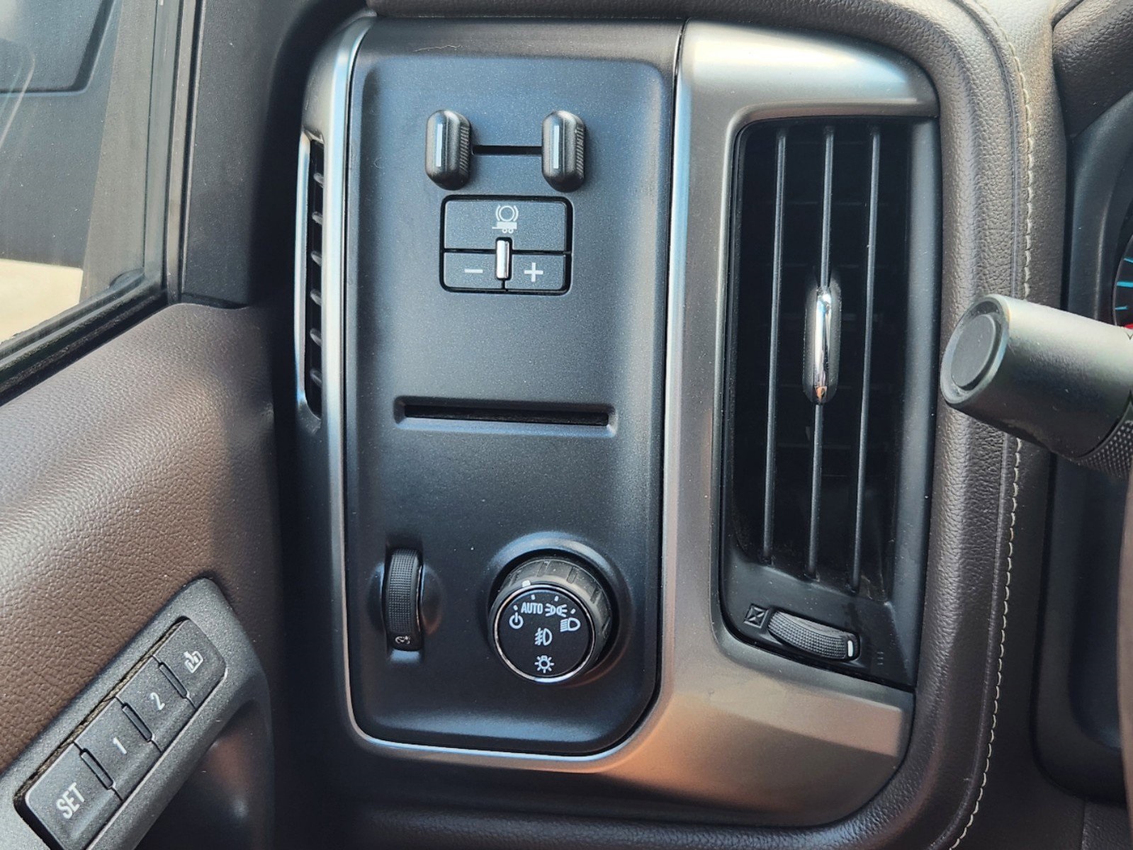 2016 Chevrolet Silverado 1500 LTZ 26