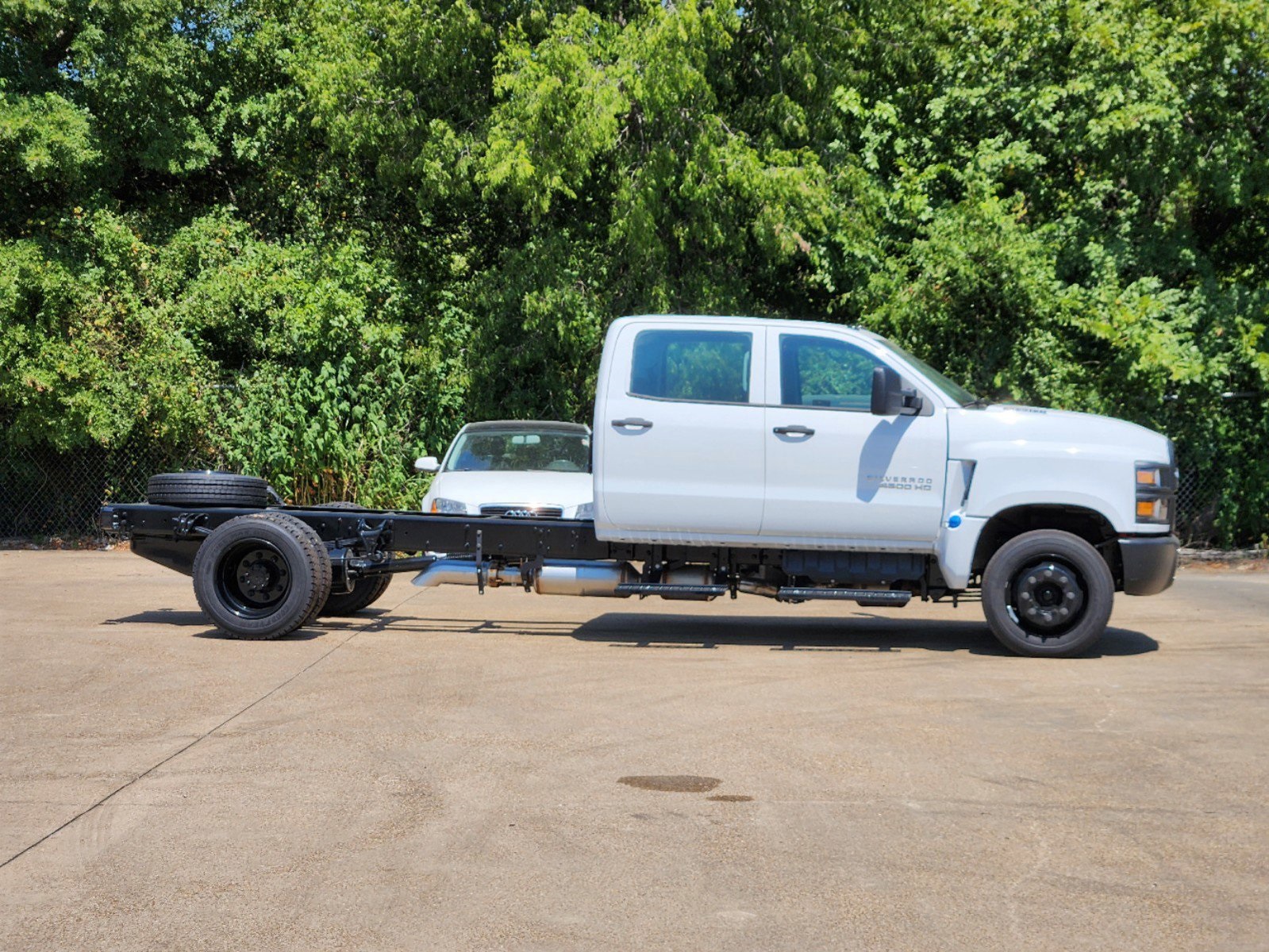 2024 Chevrolet Silverado 4500HD Work Truck 3