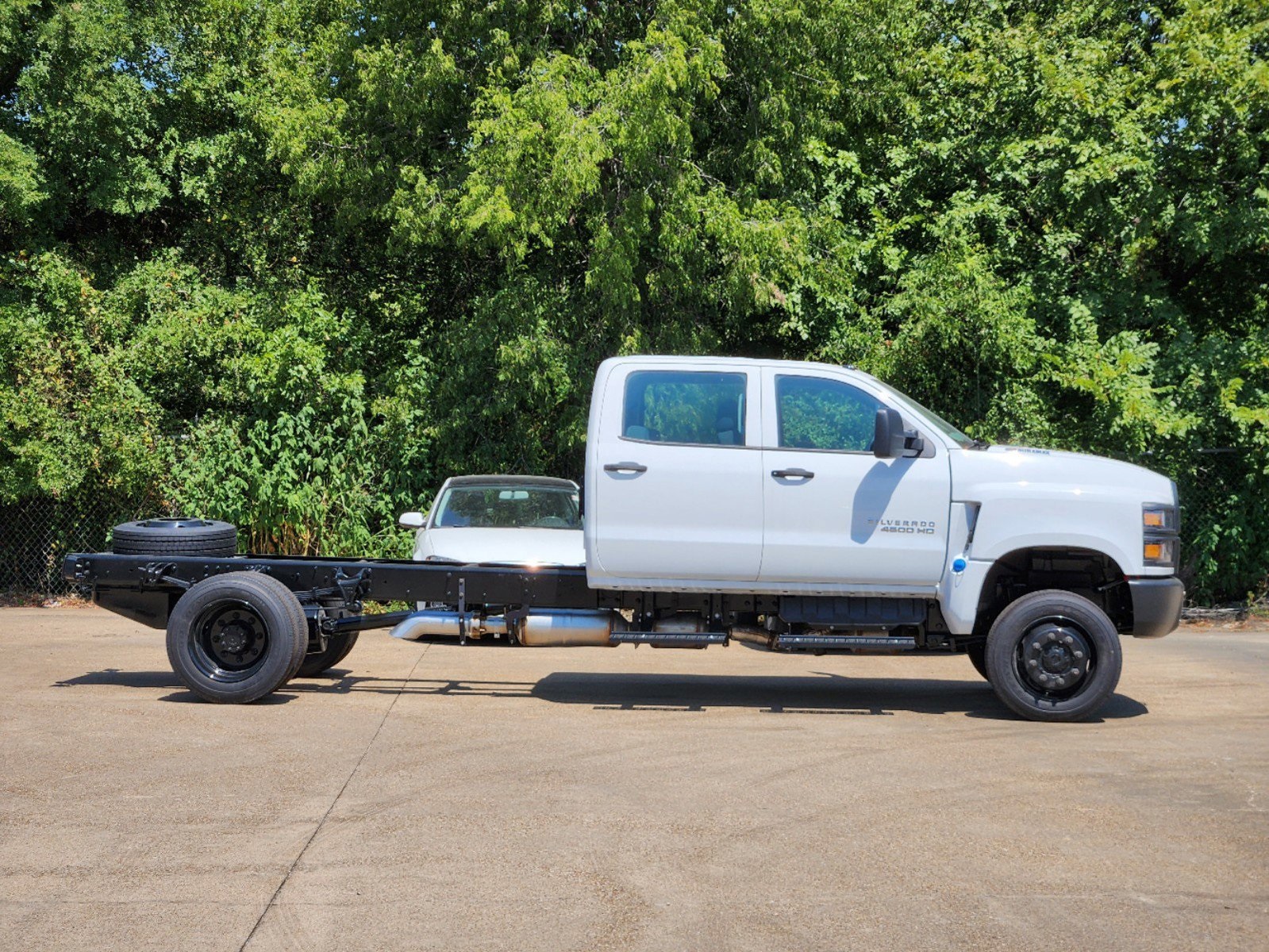 2024 Chevrolet Silverado 4500HD Work Truck 3