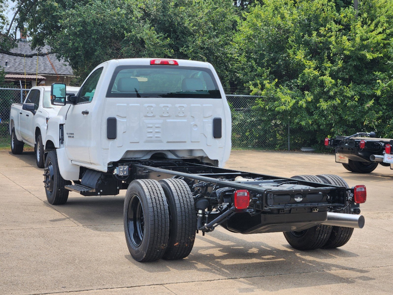 2024 Chevrolet Silverado 5500HD Work Truck 3