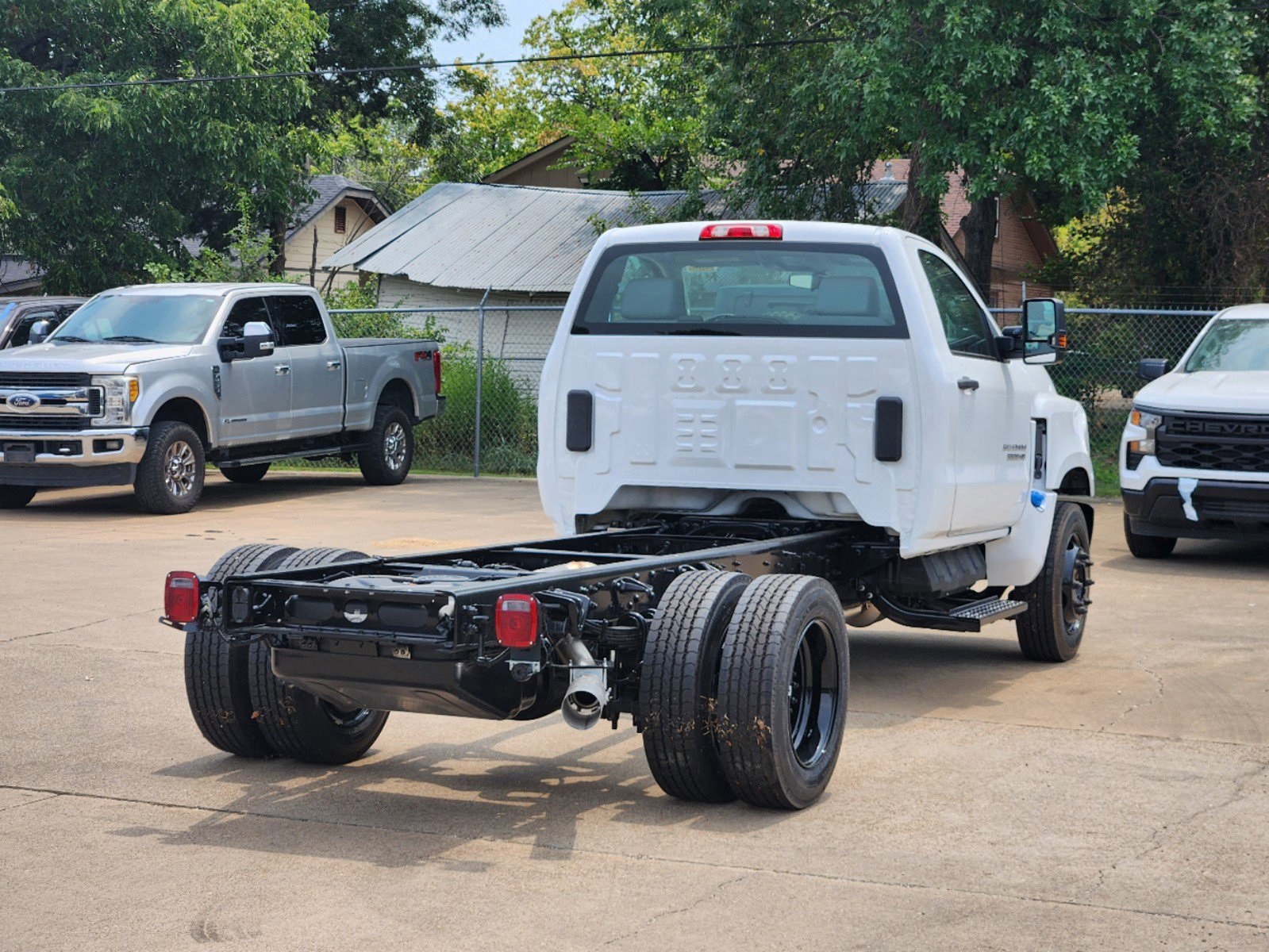 2024 Chevrolet Silverado 5500HD Work Truck 4