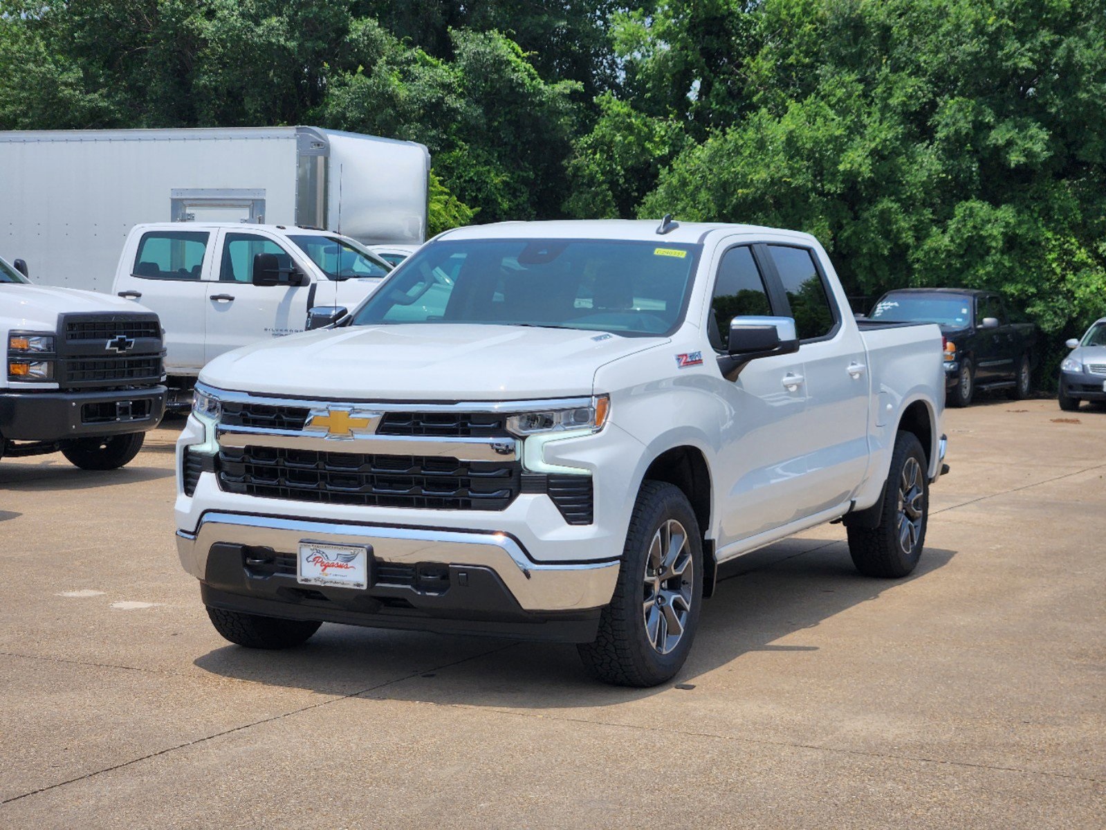 2024 Chevrolet Silverado 1500 LT 2