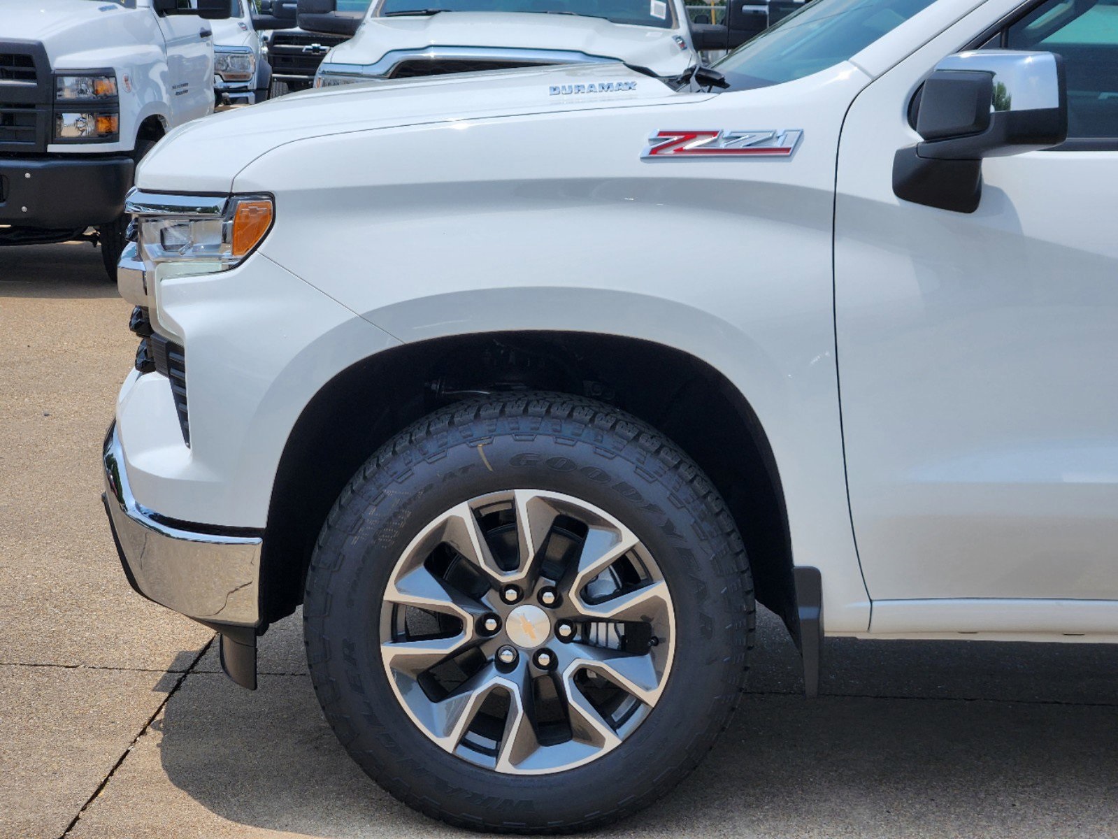 2024 Chevrolet Silverado 1500 LT 8