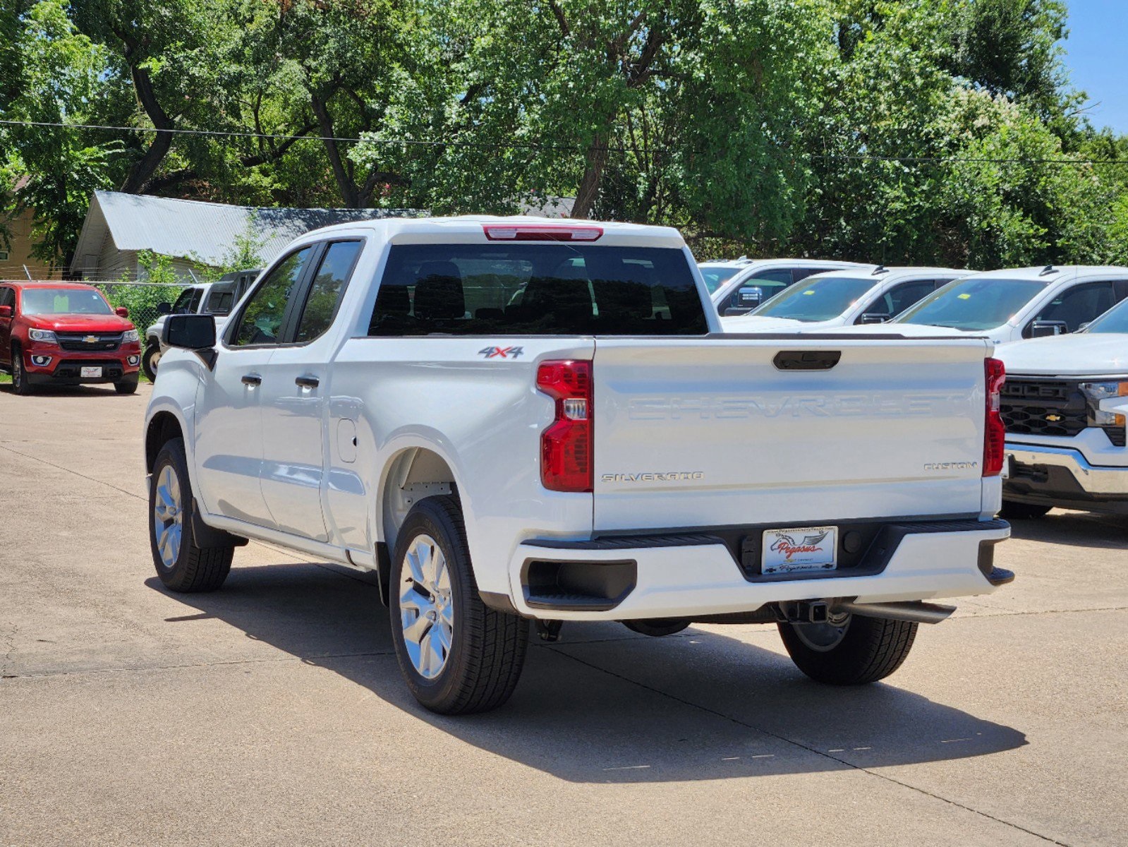 2024 Chevrolet Silverado 1500 Custom 4