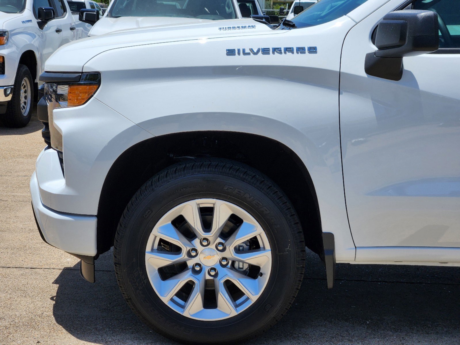 2024 Chevrolet Silverado 1500 Custom 8