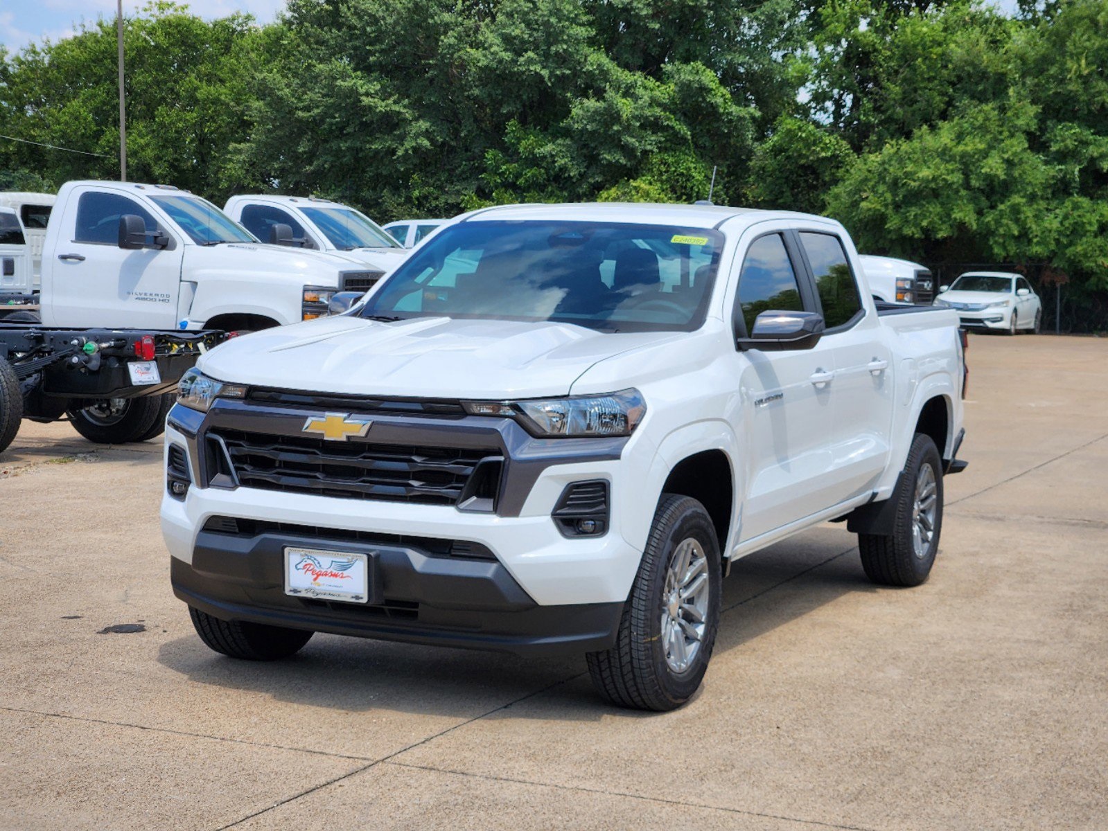 2024 Chevrolet Colorado LT 2