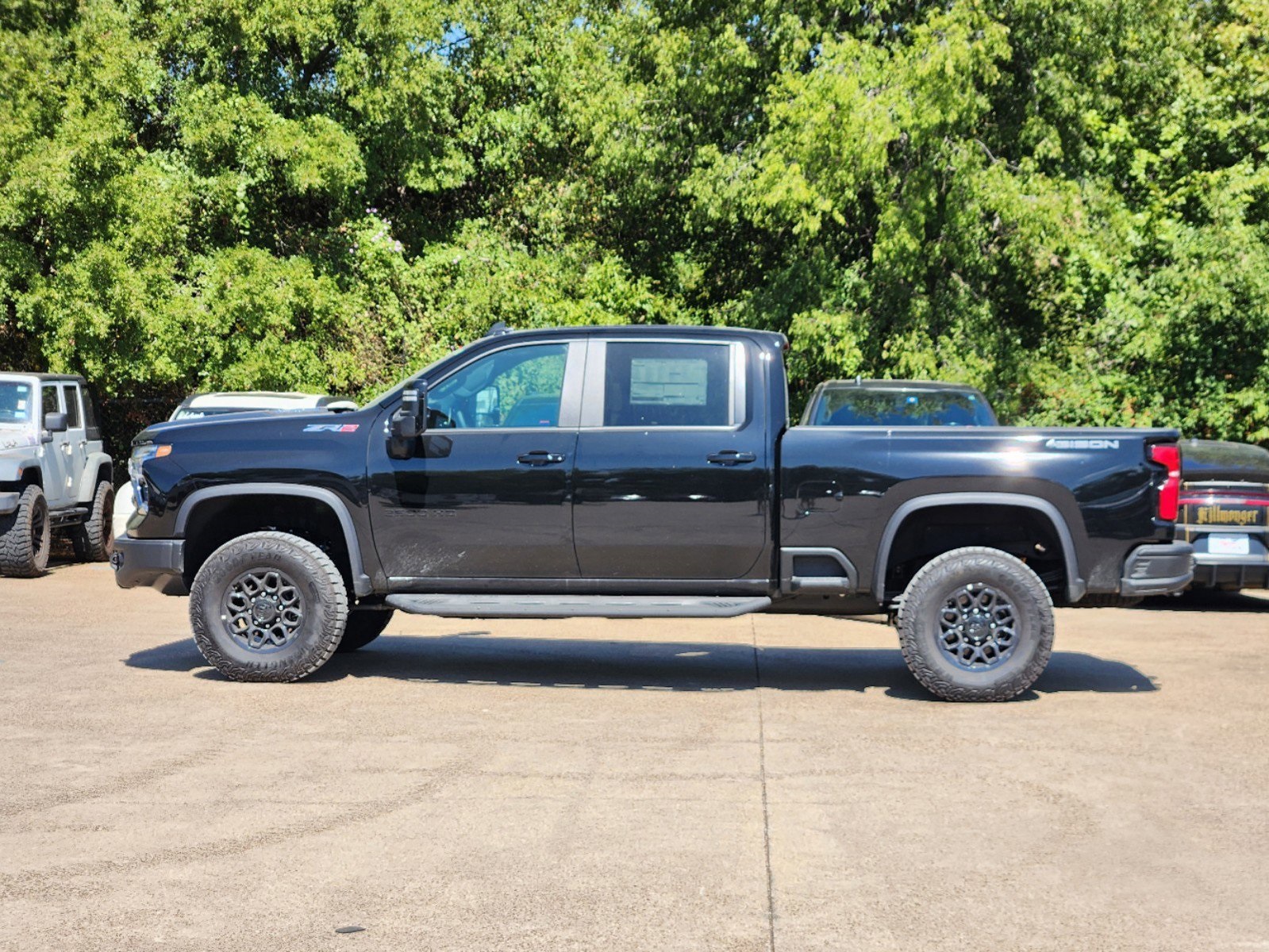 2024 Chevrolet Silverado 2500HD ZR2 3