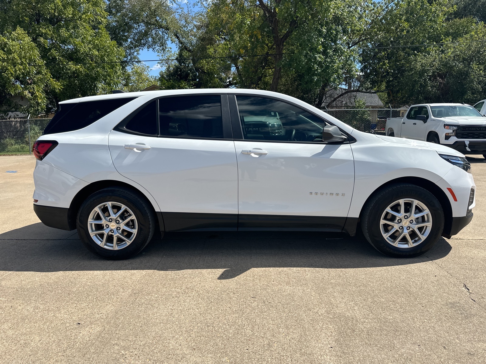 2022 Chevrolet Equinox LS 3