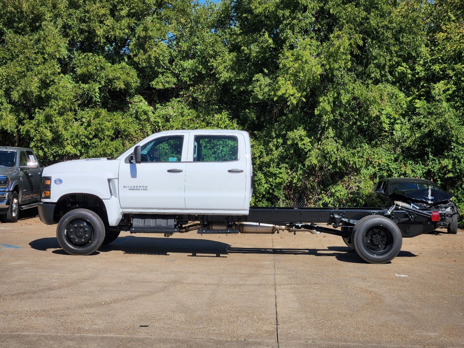 2024 Chevrolet Silverado 4500HD Work Truck 3